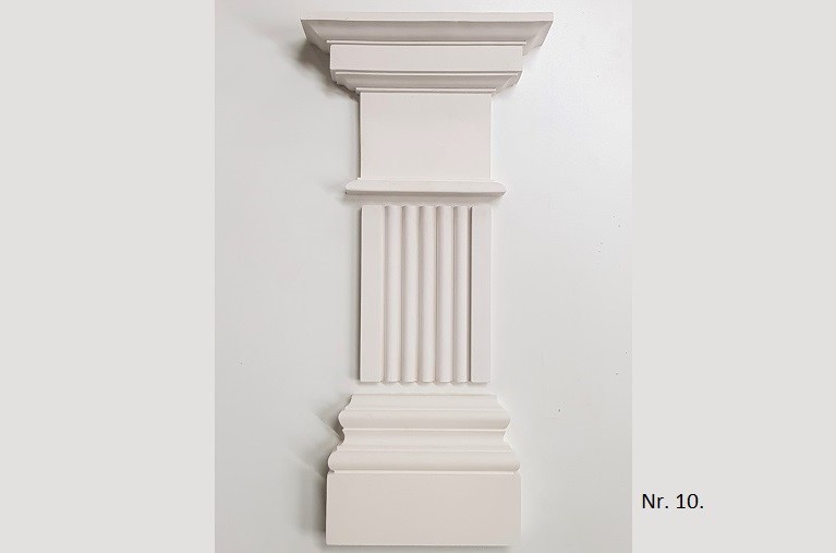 Schouw pilaster met cannelure zuil en basement. Nr. 10.